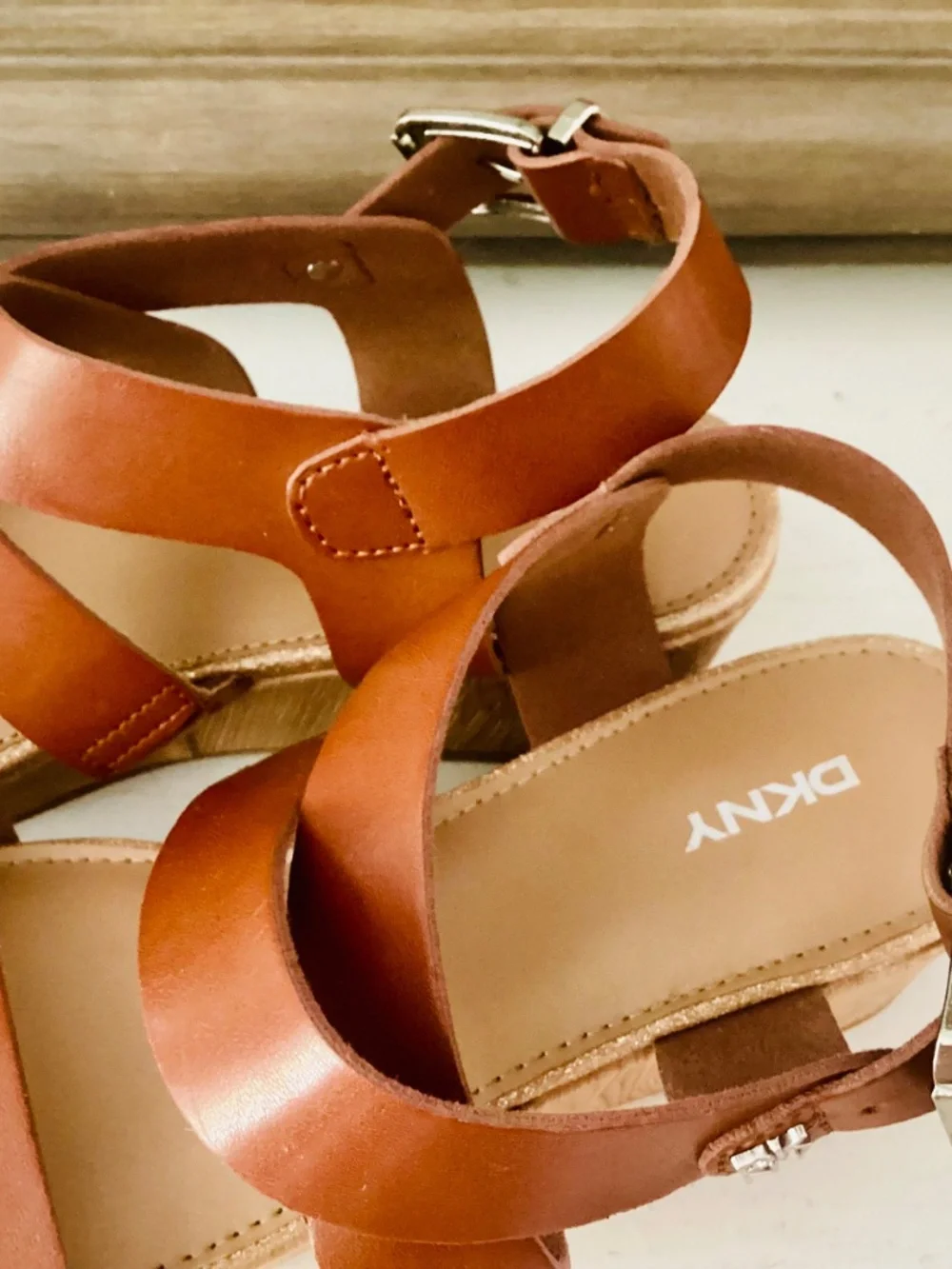 DKNY Amber Faux Leather Strap Wedge Girls Sandals Size 3 Youth Summer Platform